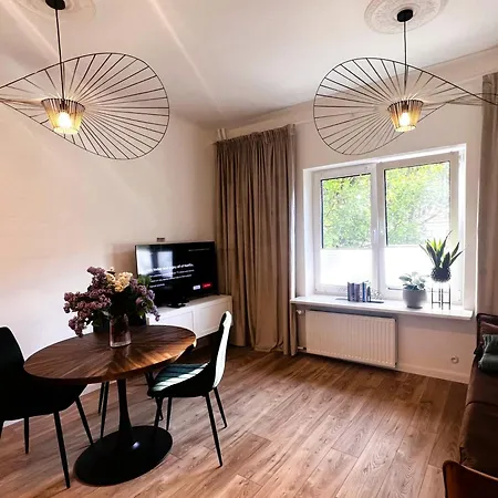 Srodmiescie Pl. Zbawiciela شقة وارسو