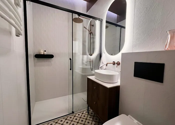 Srodmiescie Pl. Zbawiciela Варшава